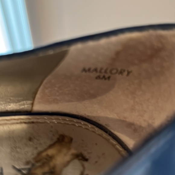 TAHARI Open Toe Heels - Picture 4 of 9